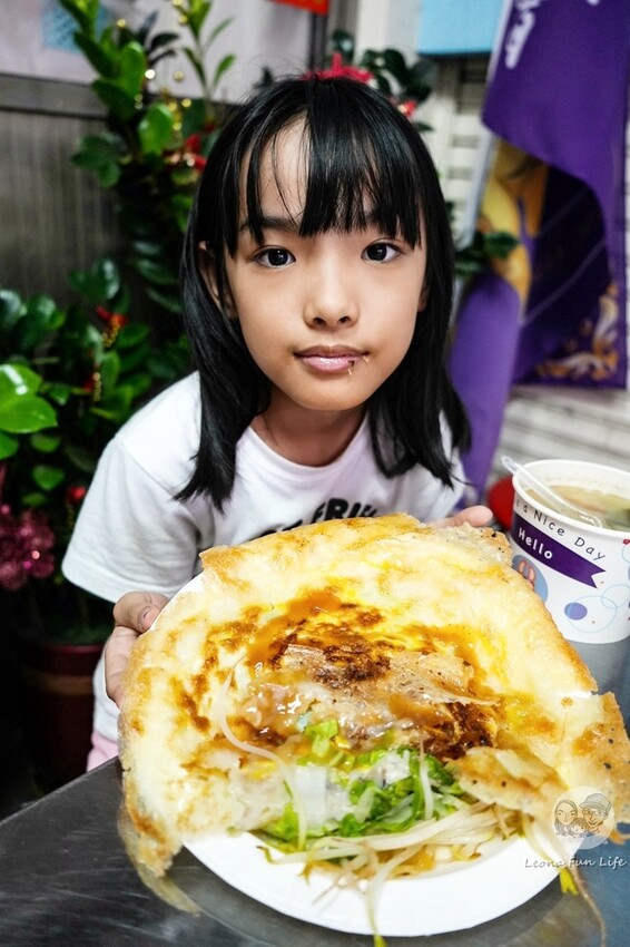 台中市太平區太平小吃推薦|巷弄中來找總煎吃酥皮蚵仔煎，必點料多滿滿味噌湯|三一八總煎|太平NISSAN 旁