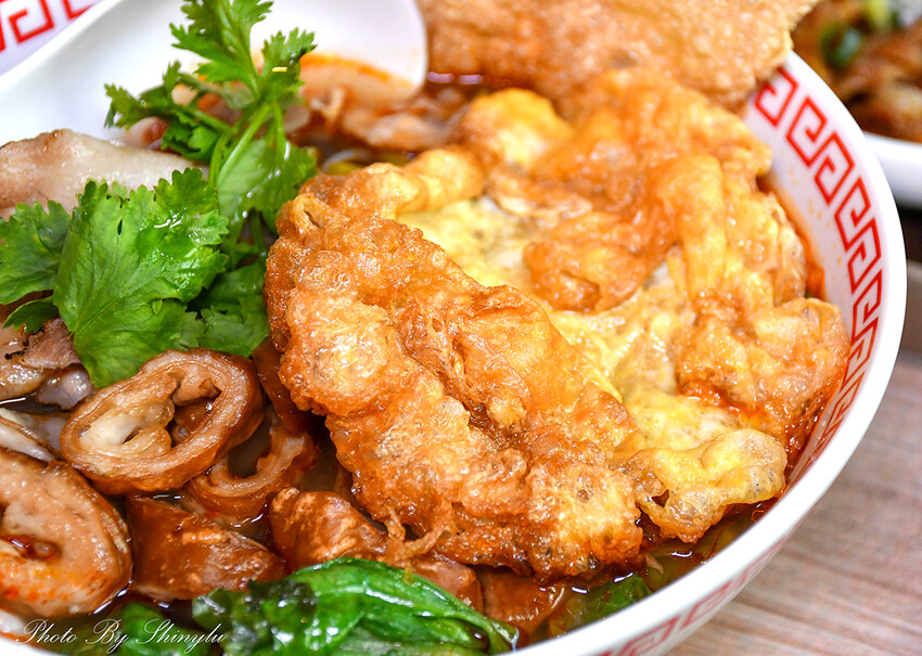 螺螄粉微酸微辣很涮嘴，可依喜好加購不同配料，台灣人可接受的口味