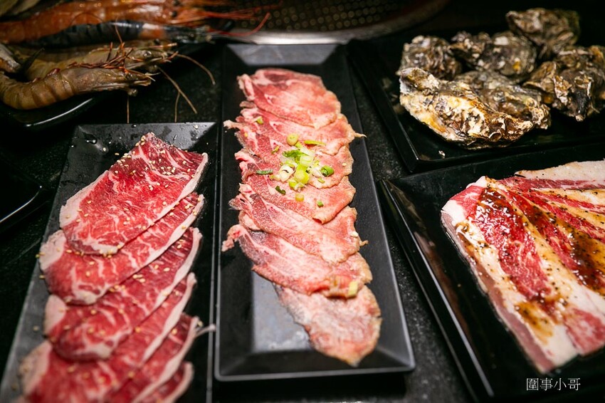 桃園中壢燒肉吃到飽推薦-胖肚肚燒肉吃到飽!台北平價燒肉吃到飽開在中壢夜市附近啦~營業到凌晨十二點而且CP值非常高的燒肉吃到飽我來啦~(飛奔 @圍事小哥的幸福相框