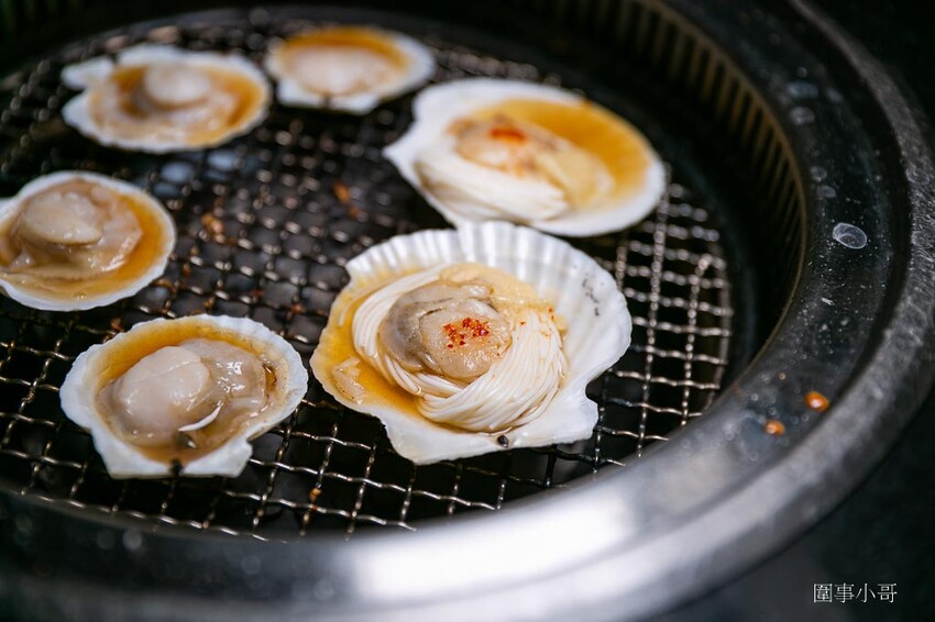桃園中壢燒肉吃到飽推薦-胖肚肚燒肉吃到飽!台北平價燒肉吃到飽開在中壢夜市附近啦~營業到凌晨十二點而且CP值非常高的燒肉吃到飽我來啦~(飛奔 @圍事小哥的幸福相框