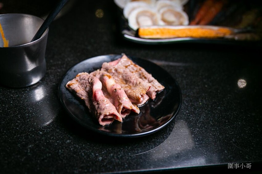 桃園中壢燒肉吃到飽推薦-胖肚肚燒肉吃到飽!台北平價燒肉吃到飽開在中壢夜市附近啦~營業到凌晨十二點而且CP值非常高的燒肉吃到飽我來啦~(飛奔 @圍事小哥的幸福相框