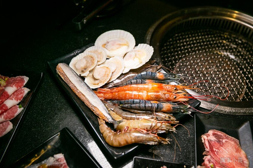 桃園中壢燒肉吃到飽推薦-胖肚肚燒肉吃到飽!台北平價燒肉吃到飽開在中壢夜市附近啦~營業到凌晨十二點而且CP值非常高的燒肉吃到飽我來啦~(飛奔 @圍事小哥的幸福相框