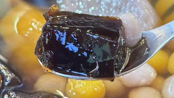 5倍大芋圓是什麼？岳岳吃一口驚呼：這是拳頭吧？！【台北市萬華