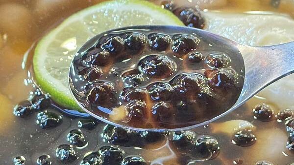 5倍大芋圓是什麼？岳岳吃一口驚呼：這是拳頭吧？！【台北市萬華