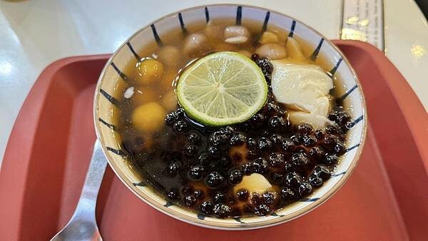 5倍大芋圓是什麼？岳岳吃一口驚呼：這是拳頭吧？！【台北市萬華