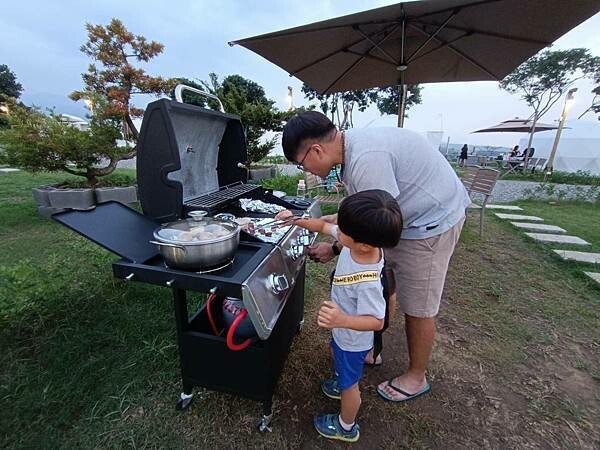 嘉義縣番路鄉嘉義全新開幕的免裝備懶人露營【歸樸森活】人來就好、享受5星級的住宿環境、7星級的衛浴設備！免開蜿蜒山路