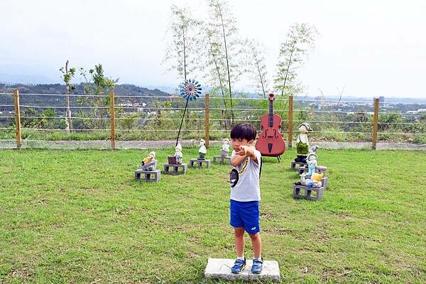 嘉義縣番路鄉嘉義全新開幕的免裝備懶人露營【歸樸森活】人來就好、享受5星級的住宿環境、7星級的衛浴設備！免開蜿蜒山路