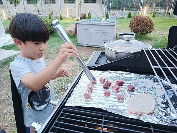 嘉義縣番路鄉嘉義全新開幕的免裝備懶人露營【歸樸森活】人來就好、享受5星級的住宿環境、7星級的衛浴設備！免開蜿蜒山路