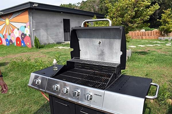 嘉義縣番路鄉嘉義全新開幕的免裝備懶人露營【歸樸森活】人來就好、享受5星級的住宿環境、7星級的衛浴設備！免開蜿蜒山路