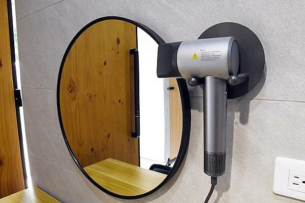 嘉義縣番路鄉嘉義全新開幕的免裝備懶人露營【歸樸森活】人來就好、享受5星級的住宿環境、7星級的衛浴設備！免開蜿蜒山路