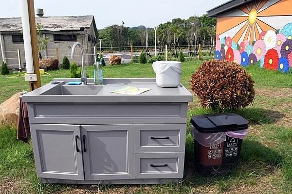 嘉義縣番路鄉嘉義全新開幕的免裝備懶人露營【歸樸森活】人來就好、享受5星級的住宿環境、7星級的衛浴設備！免開蜿蜒山路