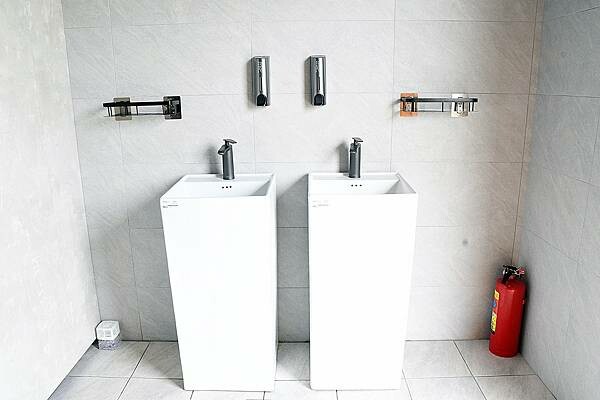 嘉義縣番路鄉嘉義全新開幕的免裝備懶人露營【歸樸森活】人來就好、享受5星級的住宿環境、7星級的衛浴設備！免開蜿蜒山路