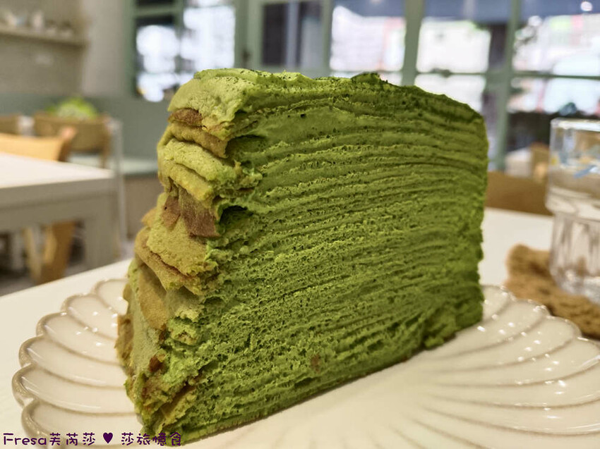 台南市東區台南甜點【c t.dessert】草莓奶霜千層蛋糕超夢幻！新鮮草莓滑順奶霜配上咖啡浪漫下午茶│生日蛋糕│東區美食