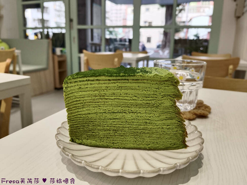 台南市東區台南甜點【c t.dessert】草莓奶霜千層蛋糕超夢幻！新鮮草莓滑順奶霜配上咖啡浪漫下午茶│生日蛋糕│東區美食