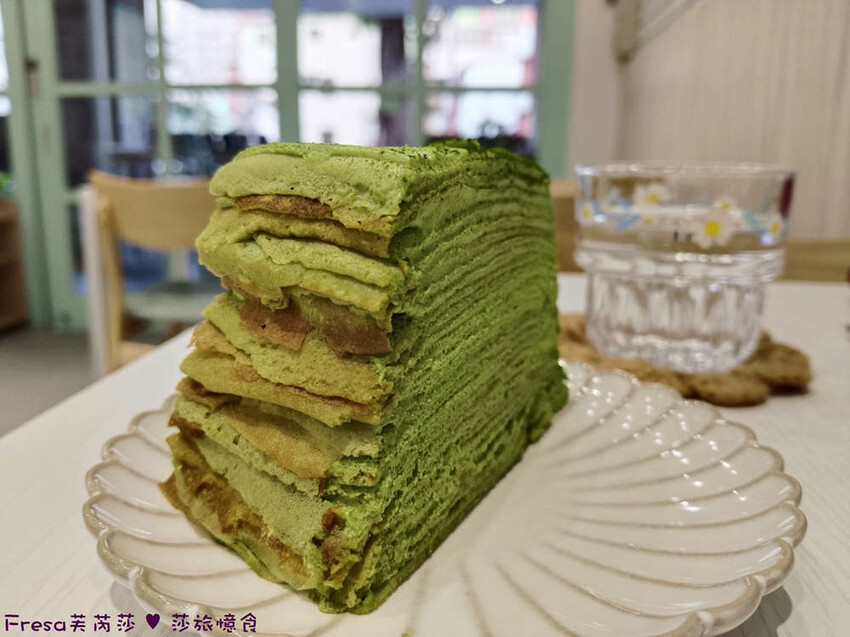 台南市東區台南甜點【c t.dessert】草莓奶霜千層蛋糕超夢幻！新鮮草莓滑順奶霜配上咖啡浪漫下午茶│生日蛋糕│東區美食