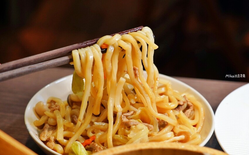 礁溪快炒樂室：隱藏版露營風熱炒店，享受宜蘭最Chill美食體驗。