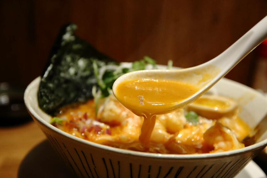 永和新開拉麵店，主打石斑魚做湯底的魚介系拉麵，市面上少見的魚