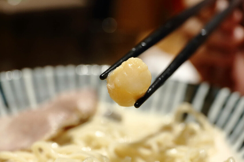 永和新開拉麵店，主打石斑魚做湯底的魚介系拉麵，市面上少見的魚