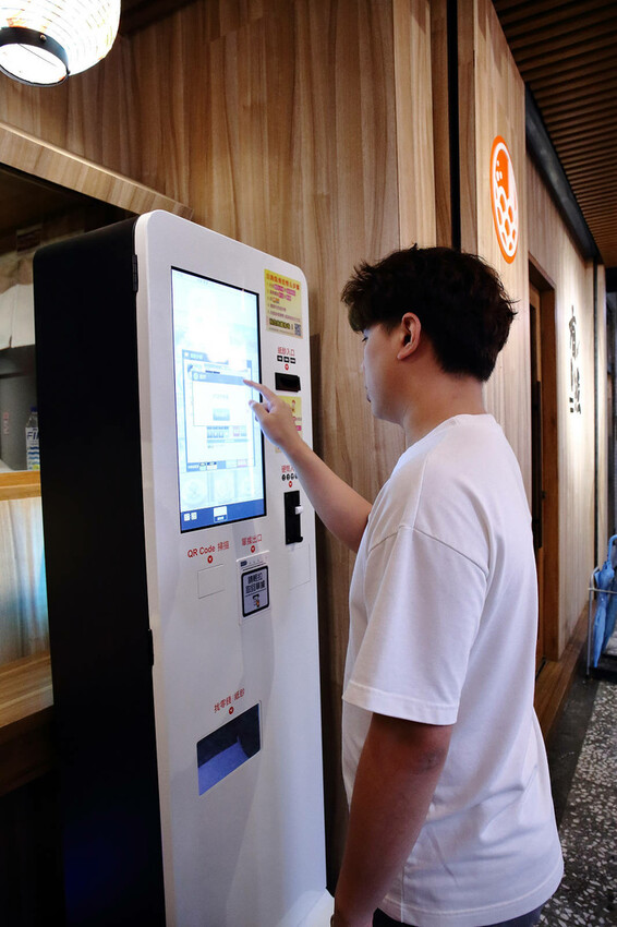 永和新開拉麵店，主打石斑魚做湯底的魚介系拉麵，市面上少見的魚