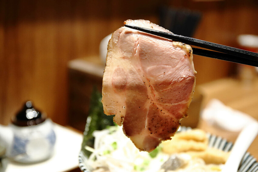 永和新開拉麵店，主打石斑魚做湯底的魚介系拉麵，市面上少見的魚