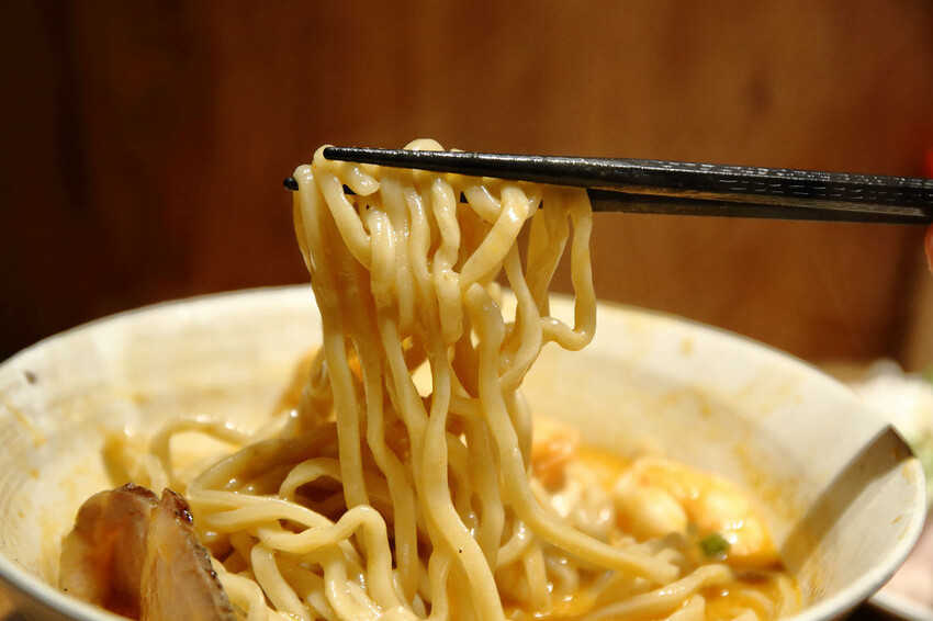 永和新開拉麵店，主打石斑魚做湯底的魚介系拉麵，市面上少見的魚