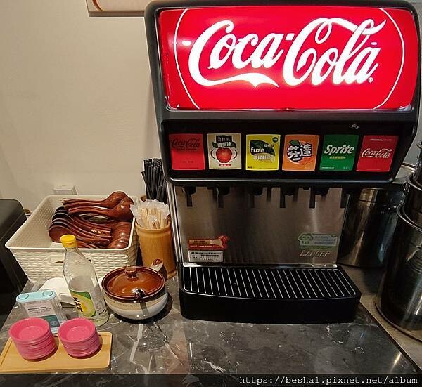 推薦桃園厲害的~集英會牛肉麵館湯頭超濃牛肉大塊又Q彈附有免費