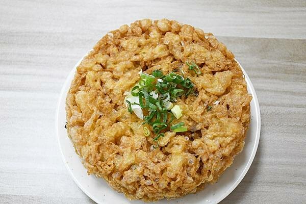 高雄市三民區一天只賣四小時的好滋味，每日限量的炸蛋吃不到會搥心肝【饗螺螺螄粉－三民建興店】超美味的螺螄粉，好康多