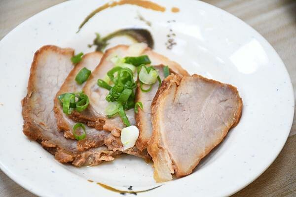 高雄市三民區一天只賣四小時的好滋味，每日限量的炸蛋吃不到會搥心肝【饗螺螺螄粉－三民建興店】超美味的螺螄粉，好康多