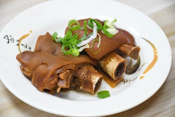 高雄市三民區一天只賣四小時的好滋味，每日限量的炸蛋吃不到會搥心肝【饗螺螺螄粉－三民建興店】超美味的螺螄粉，好康多