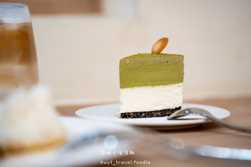 半刻貓·有貓的咖啡館,媲美甜點店的巴斯克蛋糕,與24隻貓咪共度美好時光,高雄貓咪咖啡廳推薦_2025菜單 – 冠婷生活趣