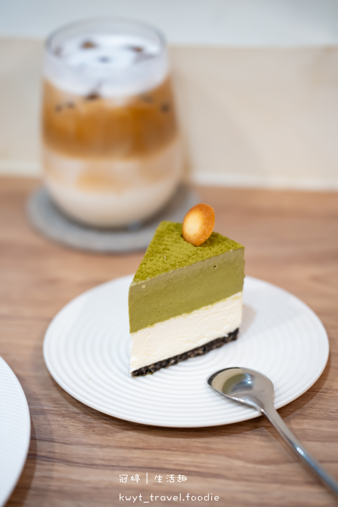 半刻貓·有貓的咖啡館,媲美甜點店的巴斯克蛋糕,與24隻貓咪共度美好時光,高雄貓咪咖啡廳推薦_2025菜單 – 冠婷生活趣