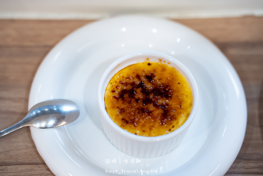 半刻貓·有貓的咖啡館,媲美甜點店的巴斯克蛋糕,與24隻貓咪共度美好時光,高雄貓咪咖啡廳推薦_2025菜單 – 冠婷生活趣