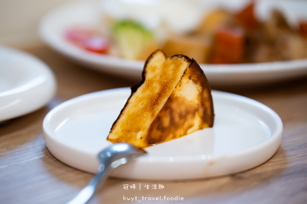 半刻貓·有貓的咖啡館,媲美甜點店的巴斯克蛋糕,與24隻貓咪共度美好時光,高雄貓咪咖啡廳推薦_2025菜單 – 冠婷生活趣