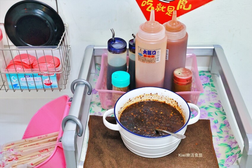 彰化縣彰化市彰化美食金銀麵|彰化市平價美食推薦餛飩乾麵、豬肝麵、骨仔肉湯,隱藏在民權市場、南門市場裡平民小吃