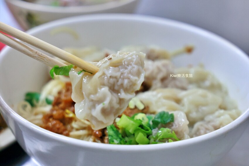 彰化縣彰化市彰化美食金銀麵|彰化市平價美食推薦餛飩乾麵、豬肝麵、骨仔肉湯,隱藏在民權市場、南門市場裡平民小吃