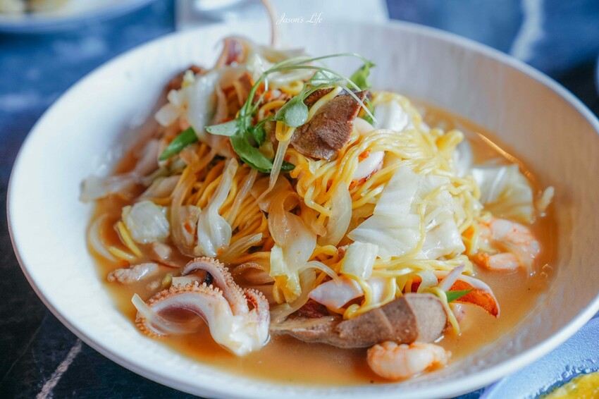 高雄市鼓山區【高雄｜美食】永心浮島YONSHIN FUDOPIA。高雄大港橋河畔餐廳推薦，永心鳳茶全新海鮮餐酒品牌，時髦自在用