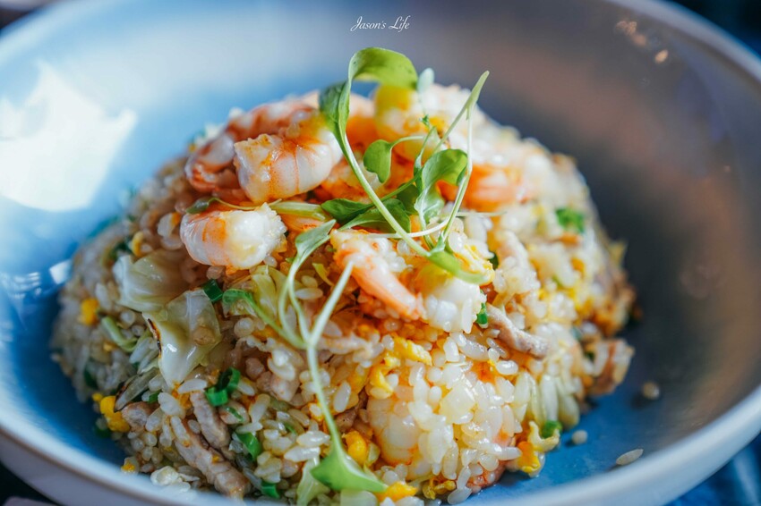 高雄市鼓山區【高雄｜美食】永心浮島YONSHIN FUDOPIA。高雄大港橋河畔餐廳推薦，永心鳳茶全新海鮮餐酒品牌，時髦自在用