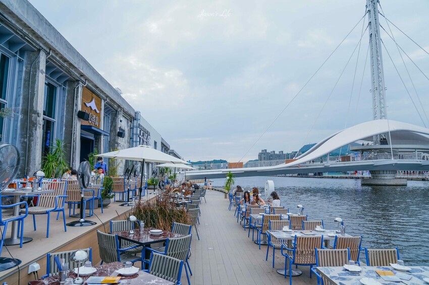 高雄市鼓山區【高雄｜美食】永心浮島YONSHIN FUDOPIA。高雄大港橋河畔餐廳推薦，永心鳳茶全新海鮮餐酒品牌，時髦自在用