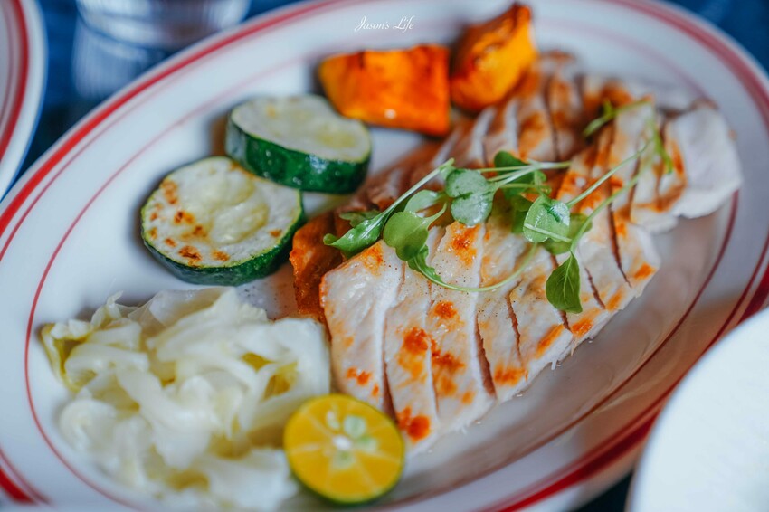 高雄市鼓山區【高雄｜美食】永心浮島YONSHIN FUDOPIA。高雄大港橋河畔餐廳推薦，永心鳳茶全新海鮮餐酒品牌，時髦自在用