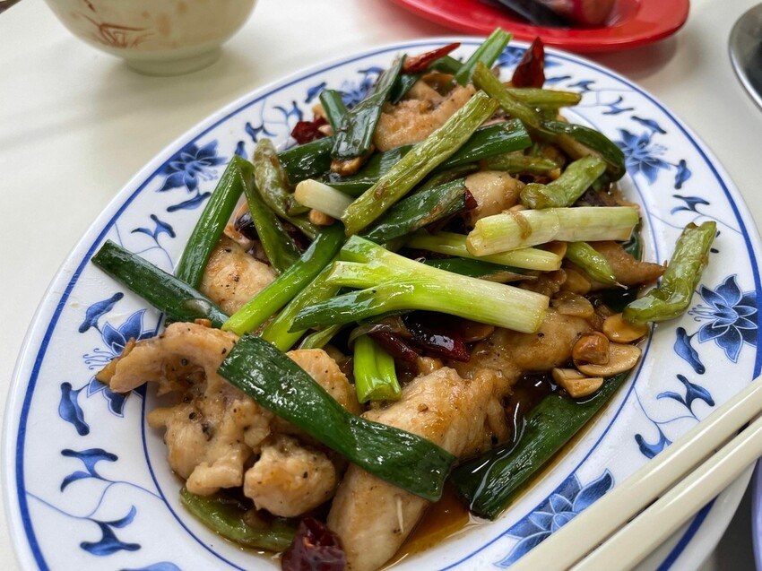 台中南屯 平價汕頭火鍋 手工丸子超 juicy 發爐石頭火鍋