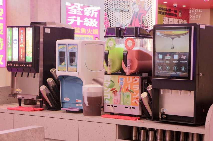 台中西屯｜湯鮮味美的酸菜魚~全新升級自助吧吃到飽！超過50種