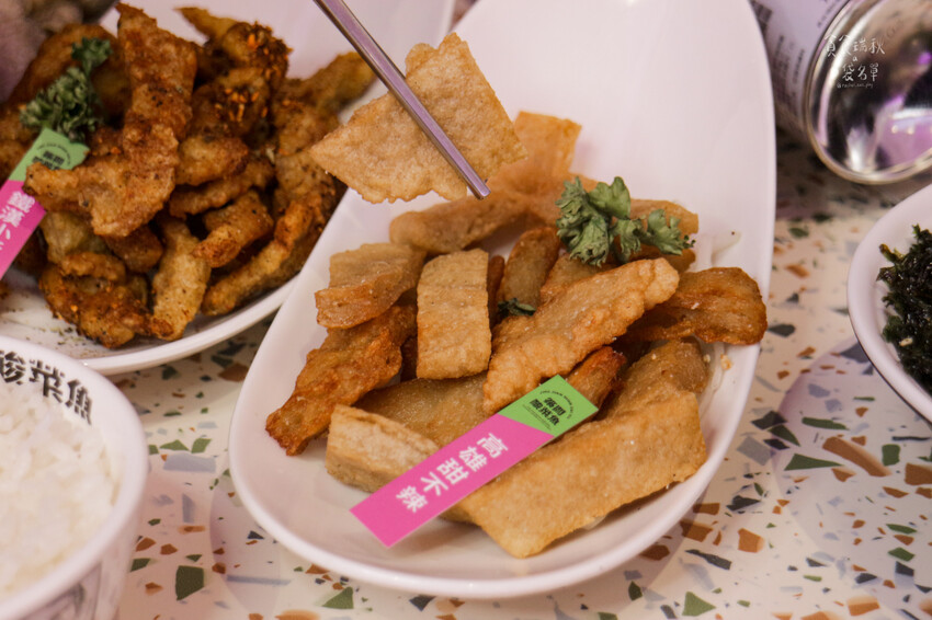 台中西屯｜湯鮮味美的酸菜魚~全新升級自助吧吃到飽！超過50種