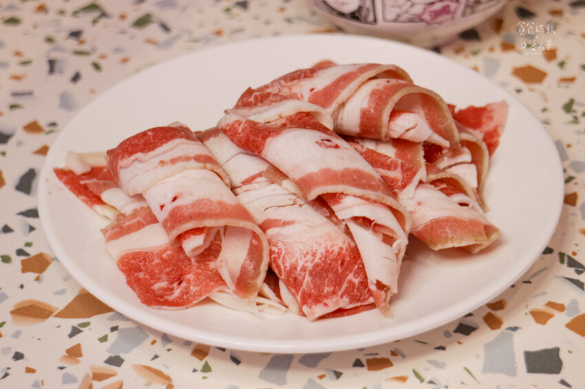 台中西屯｜湯鮮味美的酸菜魚~全新升級自助吧吃到飽！超過50種