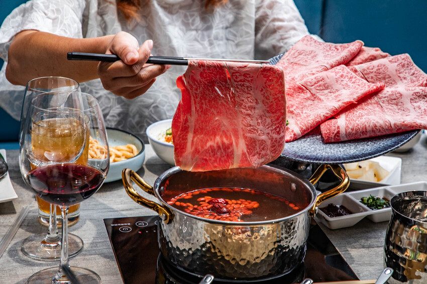 桃園市蘆竹區大明星頂流涮涮鍋|明星爭相預約!宛如高檔私人招待所,尊榮感十足套餐式頂級鍋物