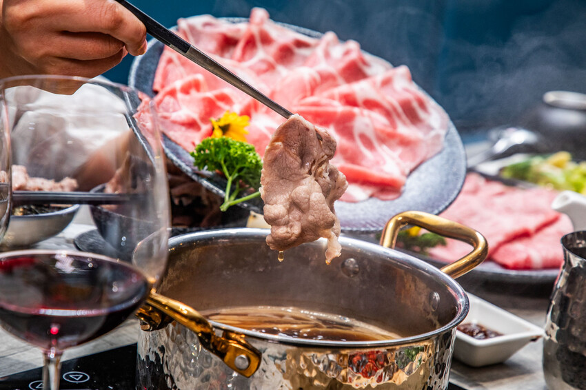 桃園市蘆竹區大明星頂流涮涮鍋|明星爭相預約!宛如高檔私人招待所,尊榮感十足套餐式頂級鍋物