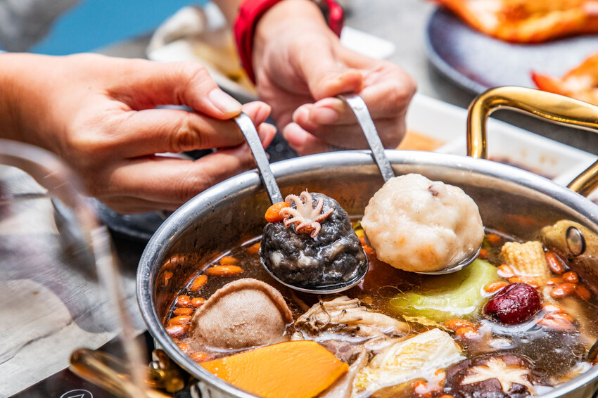 桃園市蘆竹區大明星頂流涮涮鍋|明星爭相預約!宛如高檔私人招待所,尊榮感十足套餐式頂級鍋物