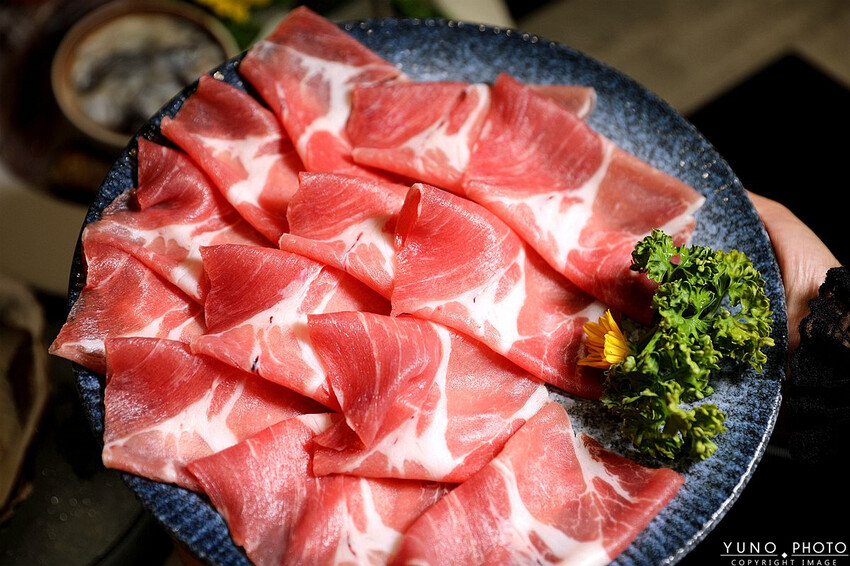 桃園市蘆竹區私人招待所等級!隱藏版頂級活體海鮮鍋物 明星藝人最愛|大明星頂流涮涮鍋(桃園南崁火鍋)