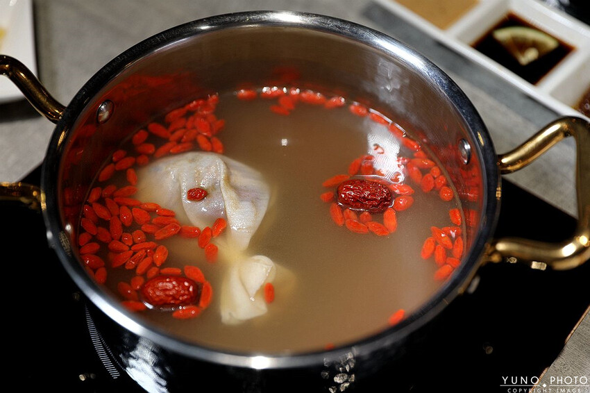 桃園市蘆竹區私人招待所等級!隱藏版頂級活體海鮮鍋物 明星藝人最愛|大明星頂流涮涮鍋(桃園南崁火鍋)