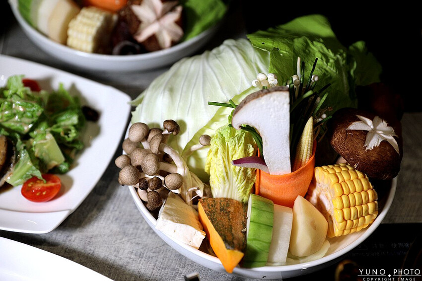 桃園市蘆竹區私人招待所等級!隱藏版頂級活體海鮮鍋物 明星藝人最愛|大明星頂流涮涮鍋(桃園南崁火鍋)