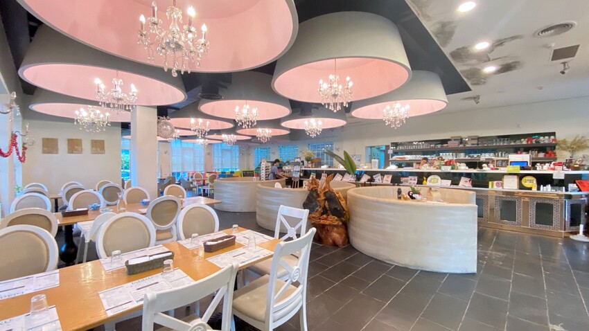 新北市土城區土城景觀餐廳 我們的家休閒小棧 Our Home 近捷運永寧站 桐花步道 寵物友善 水晶教堂 莊園草坪 小小廚師體驗